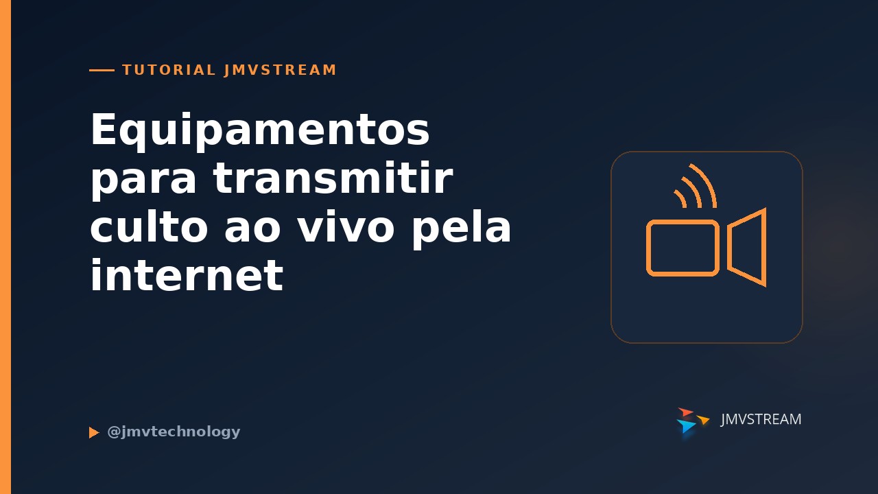 Equipamentos usados na transmissão ao vivo do culto: câmera sobre tripé, computador e mesa de som conectados à internet por cabo.
