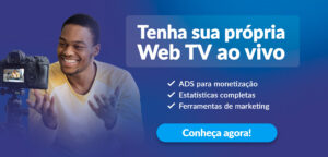 Jovem ensinando como sincronizar áudio com vídeo em sua web tv