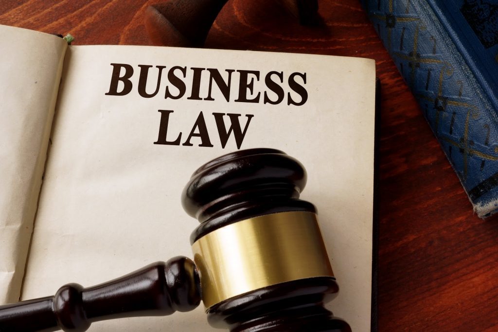 Aprenda as melhores práticas de direito empresarial através de vídeos especializados